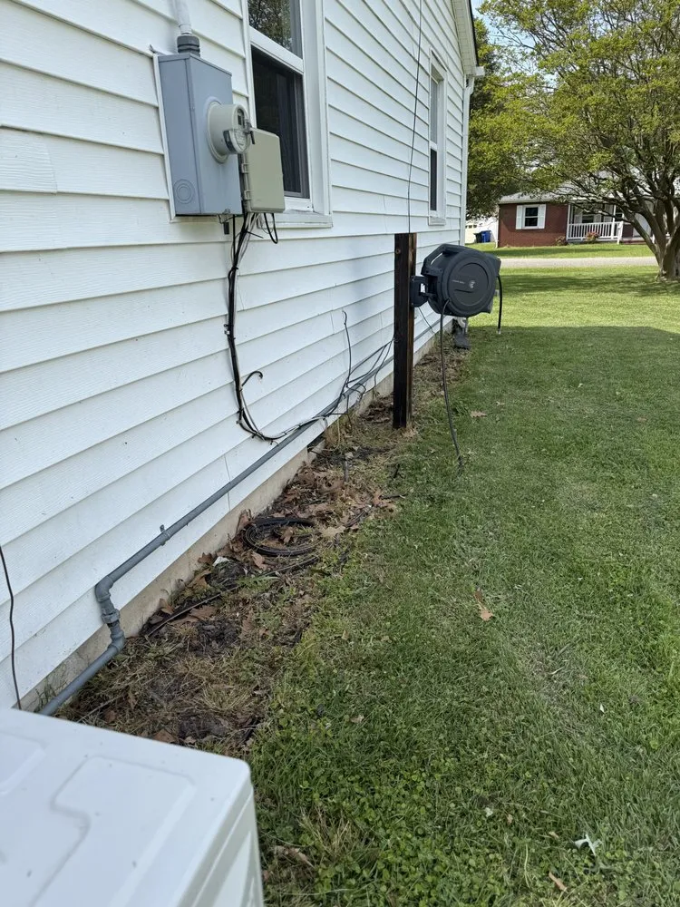 Professional outdoor landscaping experts serving Newport News, VA - Pruett’s Lawn Service