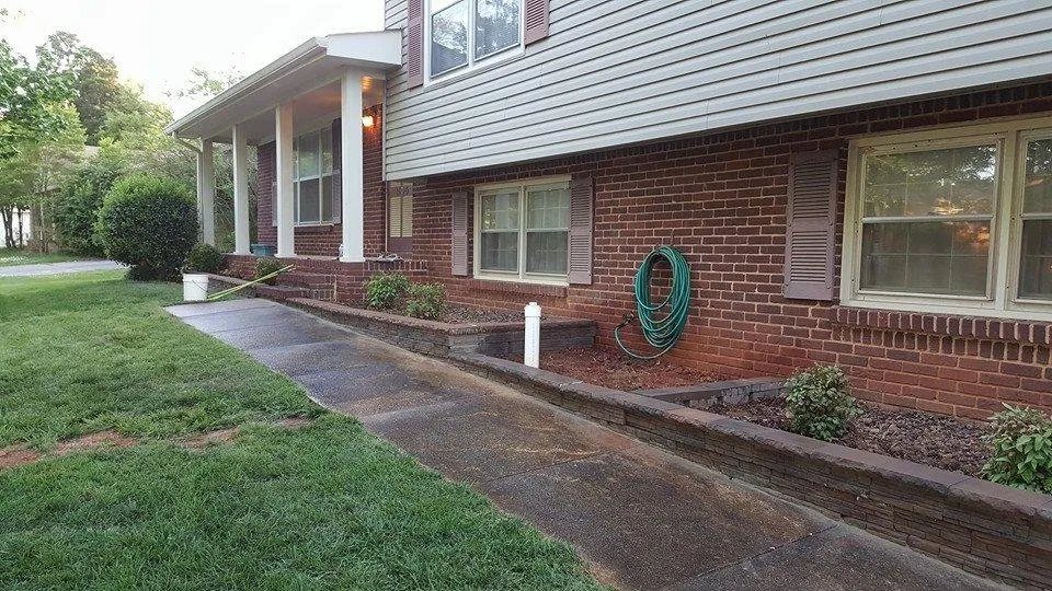 Custom residential landscaping experts serving Fayetteville, TN - Pruitt Lawn Care
