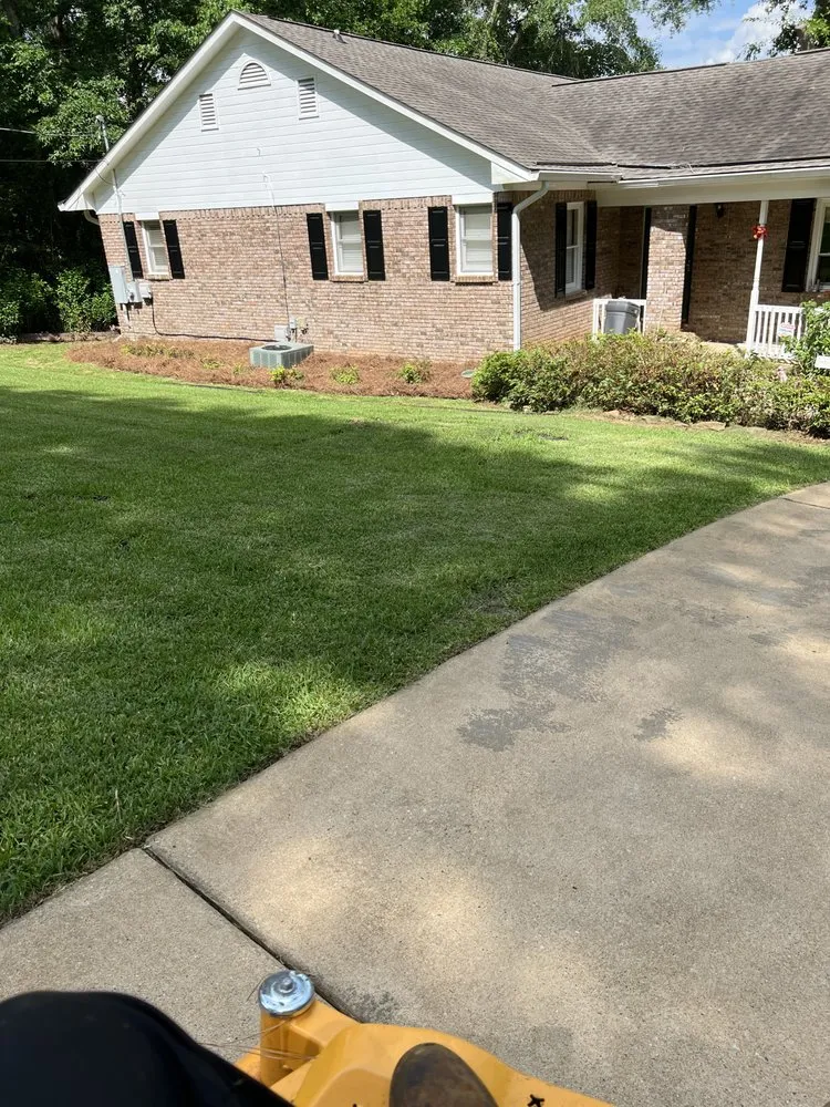 Local yard maintenance experts serving Pine Mountain, GA - Pruitt’s Lawncare