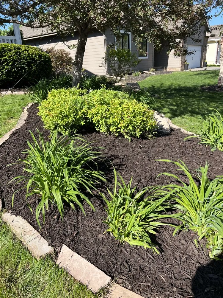 Expert garden landscaping in Omaha, NE - Ps Landscaping