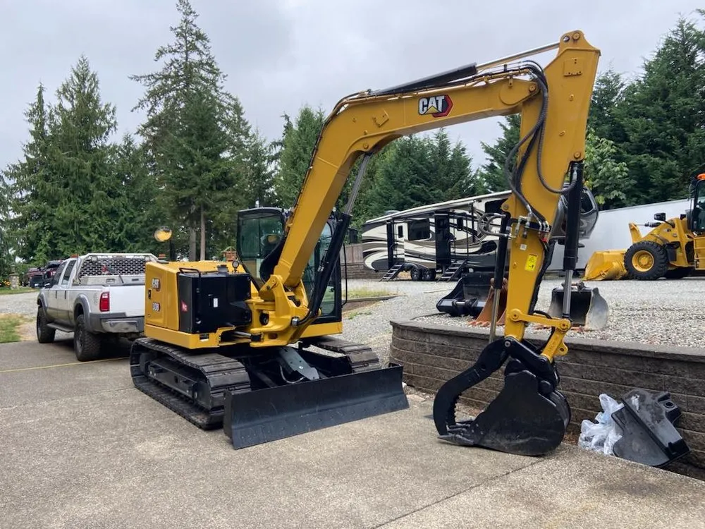 Professional yard maintenance in Black Diamond, WA - Public Tractor