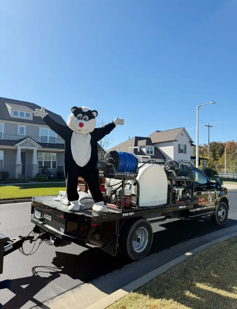 Custom outdoor landscaping for homes in Memphis, TN by Pugh's EarthWorks Memphis