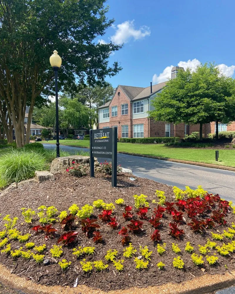 Affordable yard maintenance in Memphis, TN by Pugh's EarthWorks Memphis