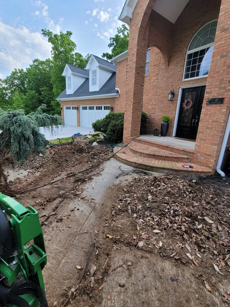 Expert yard cleanup service in Bluefield, VA by Pugh's General Contracting