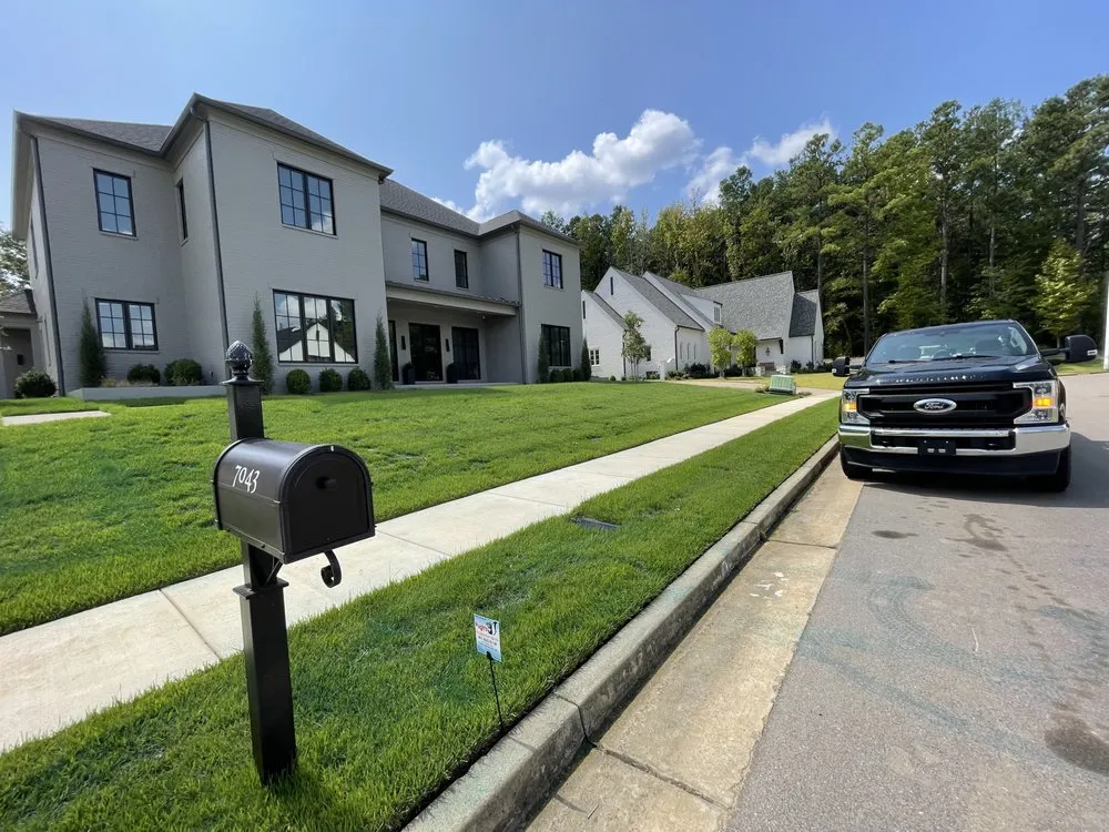 Custom lawn care service near you across Memphis, TN - Pugh's Residential Spray