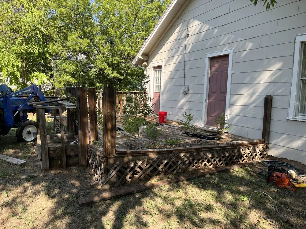 Reliable lawn care service experts serving Burkburnett, TX - Pugs Green Lawn And Contract Service