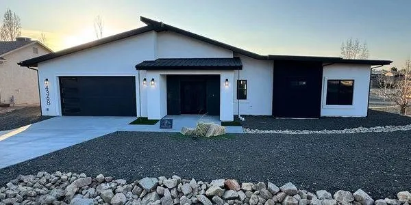 Expert yard cleanup service with custom design across Prescott Valley, AZ - Pulido Contracting