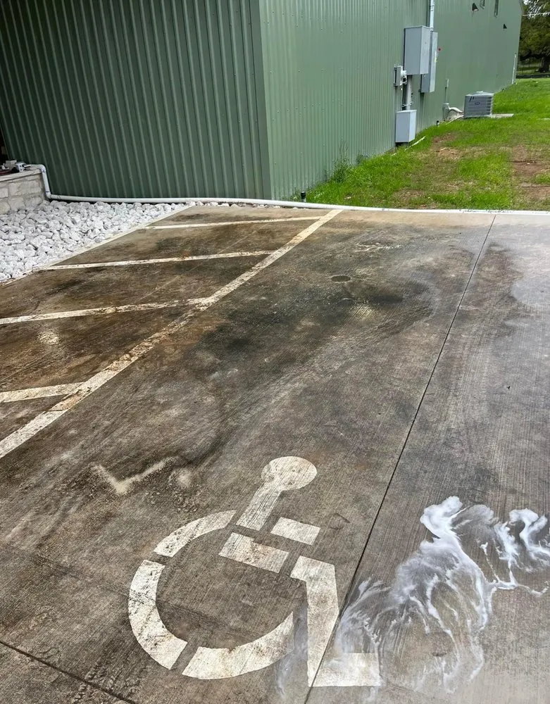 Trusted yard maintenance in Pflugerville, TX by Puma Wash