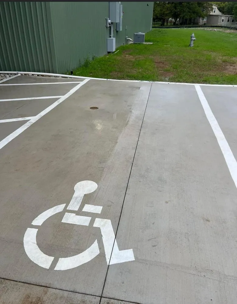 Custom yard cleanup service in Pflugerville, TX - Puma Wash