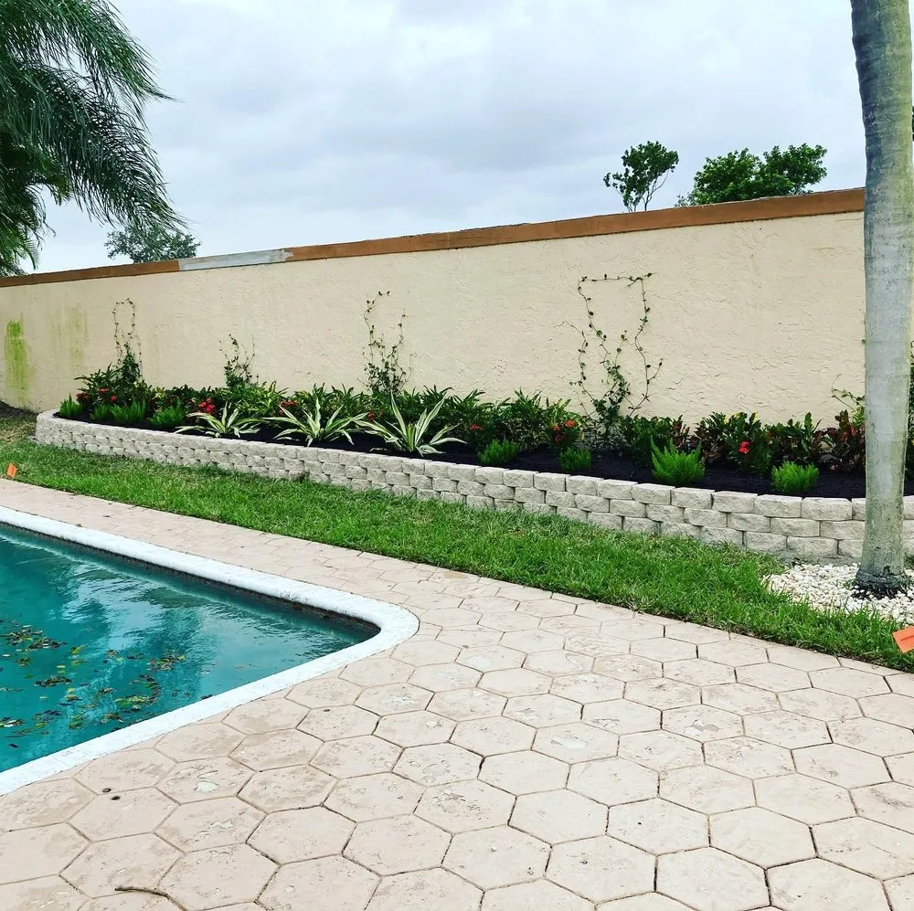 Expert lawn mowing service in Jupiter, FL - Pura Vida Landscape