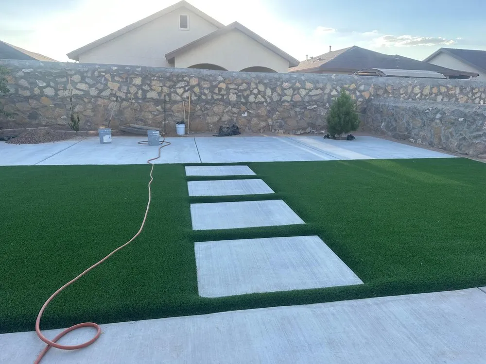 Expert yard cleanup service in El Paso, TX - Purchase Green Artificial Grass - El Paso