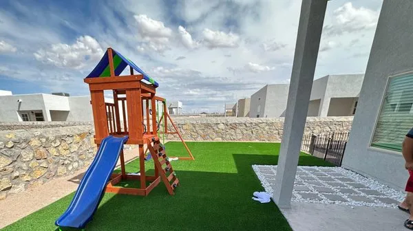 Purchase Green Artificial Grass - El Paso Logo