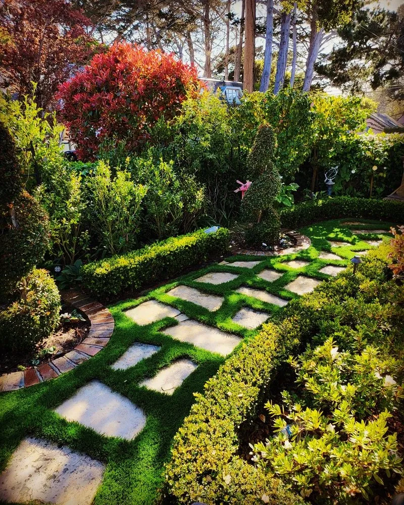 Custom garden landscaping in Salinas, CA by Purchase Green Artificial Grass - Monterey