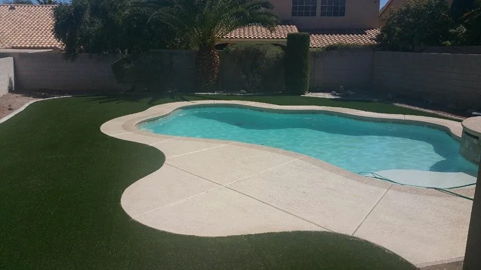 Local outdoor landscaping experts serving Las Vegas, NV - Purchase Green Artificial Grass