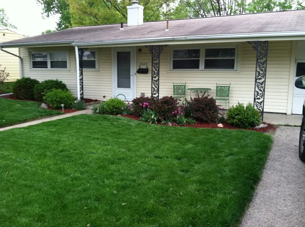 Reliable lawn care service experts serving Dayton, OH - Purelawn Organic Lawncare