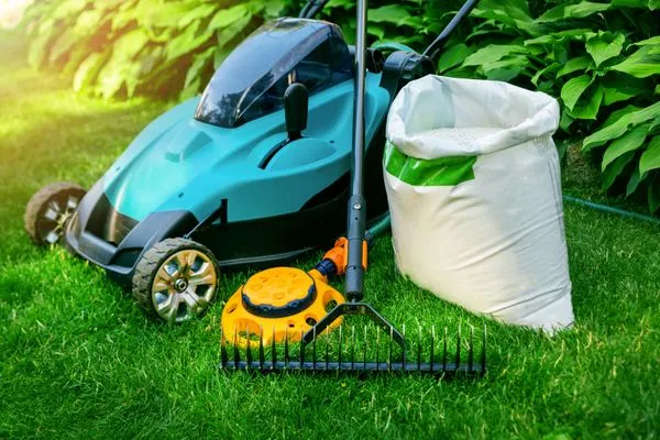 PureMow Lawn Care Services Logo