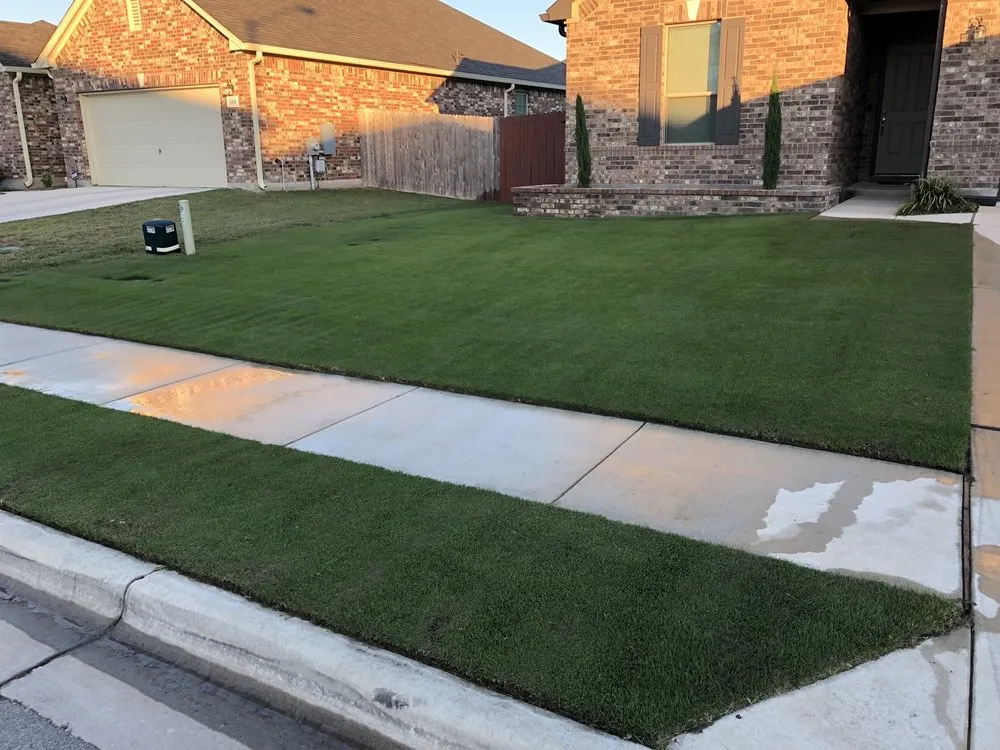 Expert lawn mowing service in Taylor, TX by Purescapes