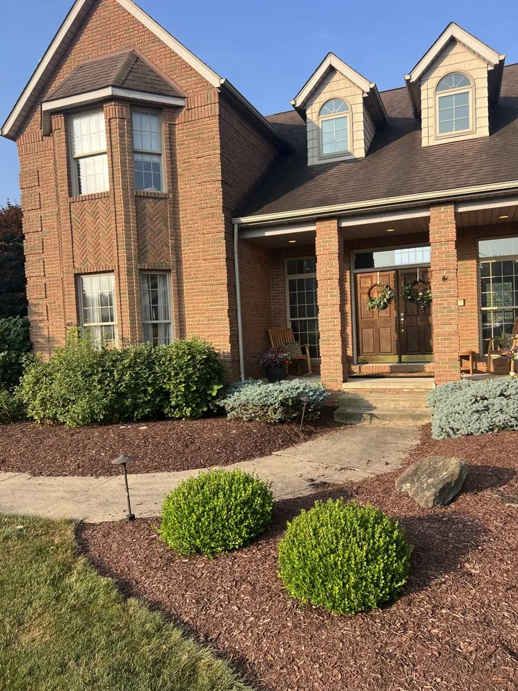 Local yard cleanup service experts serving Alliance, OH - Pureview Window Cleaning & Exterior Services
