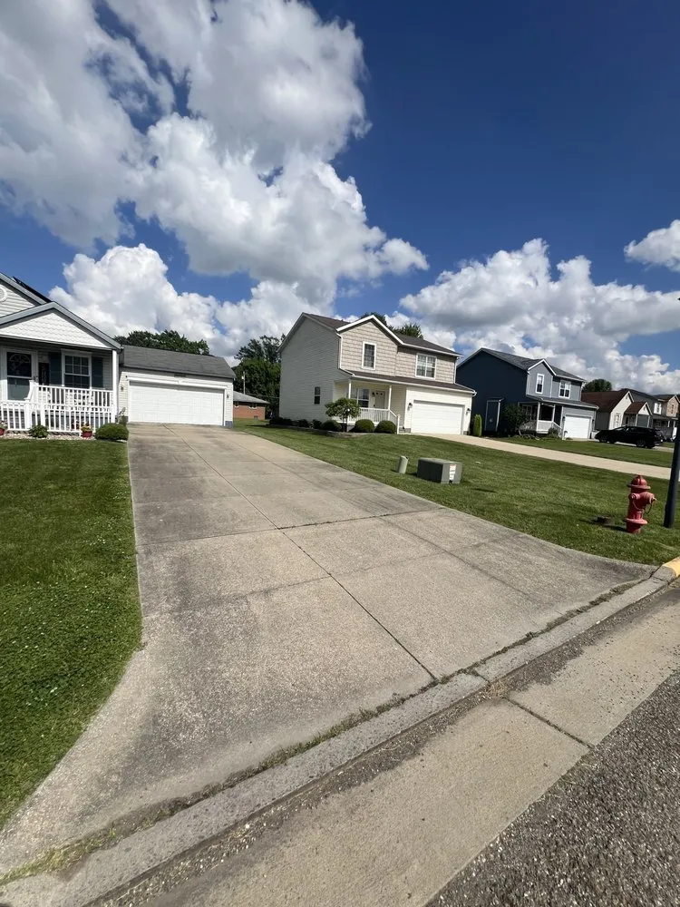 Local yard cleanup service experts serving Alliance, OH - Pureview Window Cleaning & Exterior Services