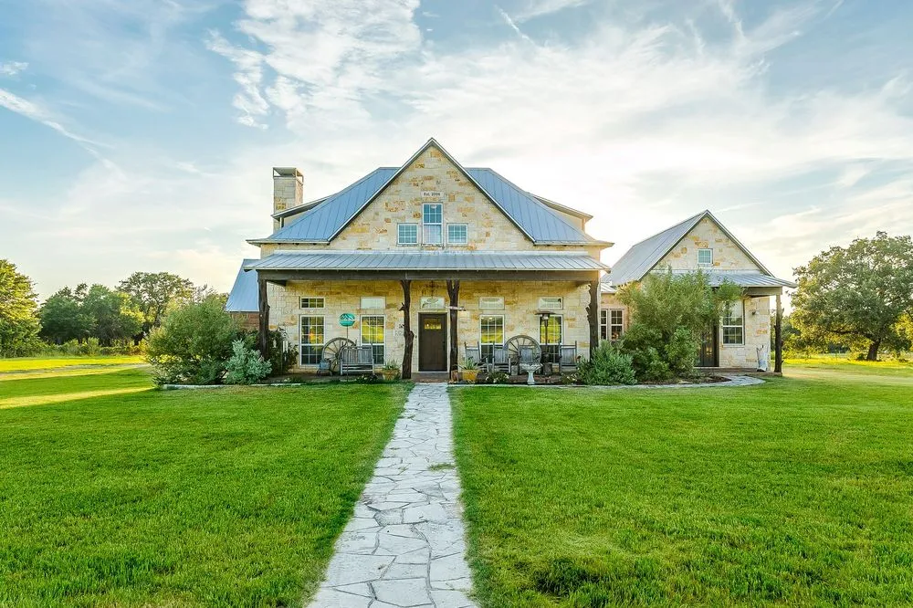 Reliable garden landscaping with custom design in Fort Worth, TX by Purple Care - Lawn Care & Pest Control Fort Worth