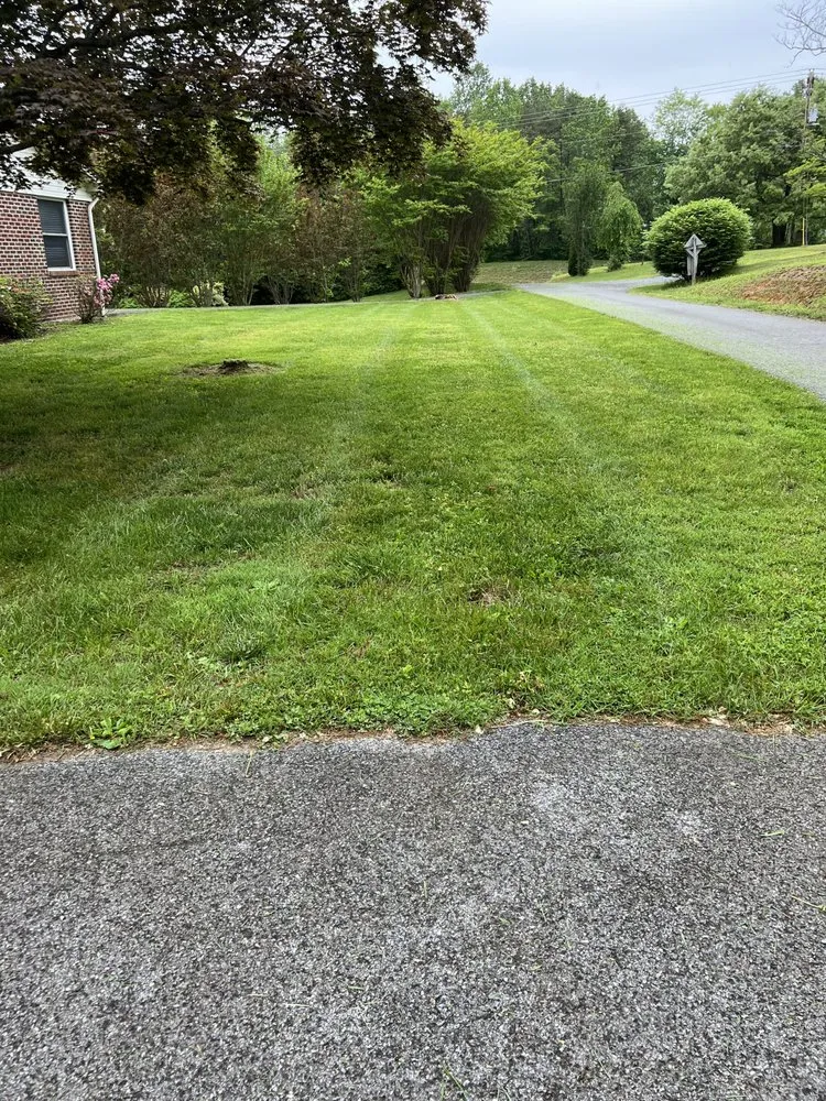 Trusted lawn mowing service with custom design across Amissville, VA - Putnam's Home And Garden Services