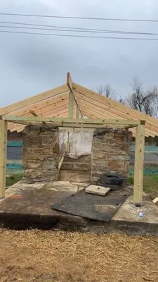 Putnam's Home And Garden Services Logo