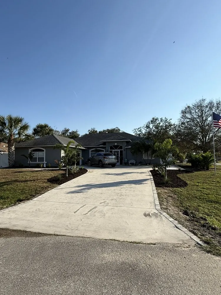 Reliable lawn mowing service for year-round maintenance in Fellsmere, FL by P&V Lawn And Maintenance Services