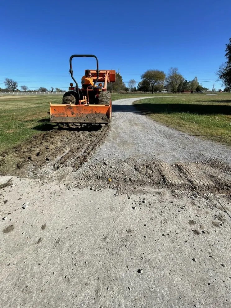 Top-rated yard maintenance experts serving Broken Arrow, OK - P&W Earthworx