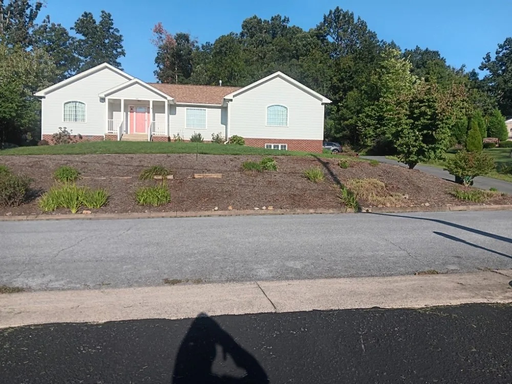 Local lawn mowing service in Luray, VA by P&W Lawn Care