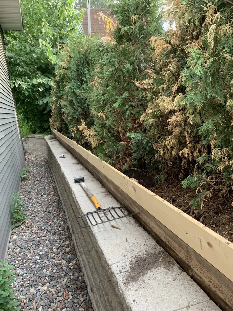 Expert yard cleanup service with custom design in Hastings, MN by Pwp Wards Iandscaping