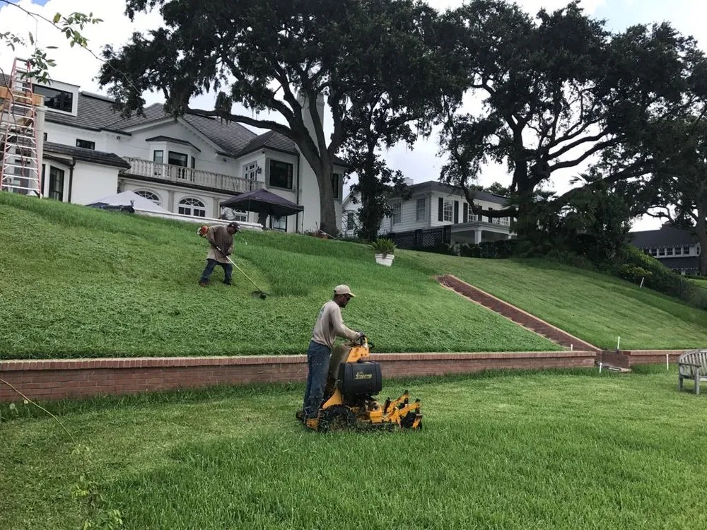 Custom lawn care service in Jacksonville, FL - Pyramid Lawn Services