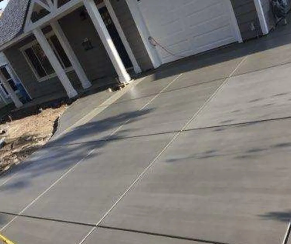 Custom yard maintenance for residential properties in Newman, CA by Q's Green Valley