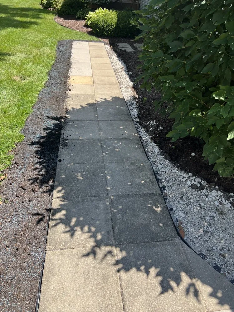 Local landscaping services experts serving DeKalb, IL - Q’S Lawncare