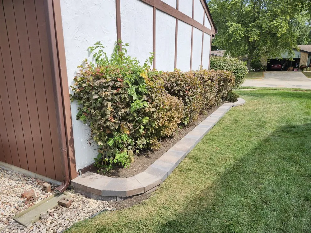 Reliable lawn care service with custom design in DeKalb, IL by Q’S Lawncare