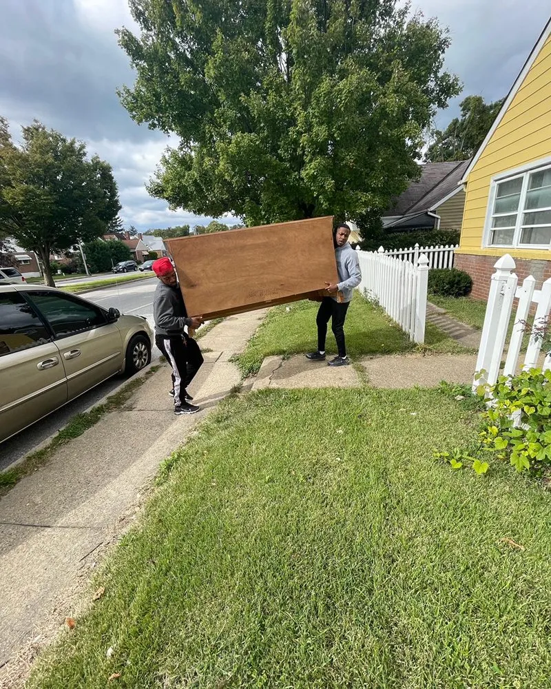 Professional yard maintenance experts serving Baltimore, MD - Quad Carriers