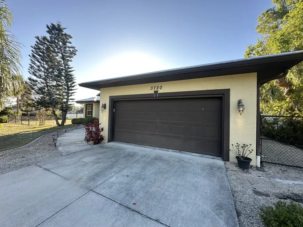 Local yard maintenance in North Port, FL - Quality Choice