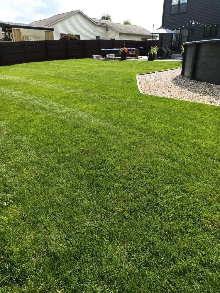 Local garden landscaping experts serving Rockford, IL - Quality concrete & landscaping