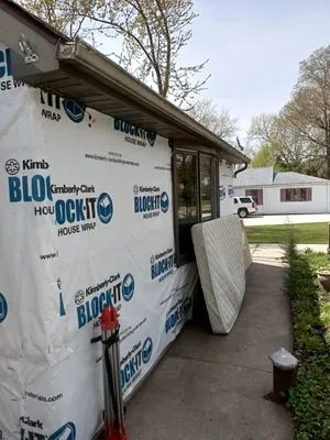 Quality concrete & landscaping Logo