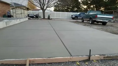 Custom lawn mowing service in Salt Lake City, UT - Quality Crete