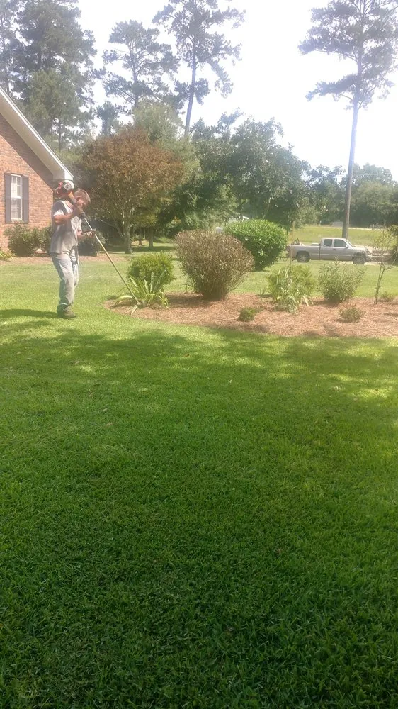 Top-rated outdoor landscaping for homes across Sumrall, MS - Quality cut lawn care