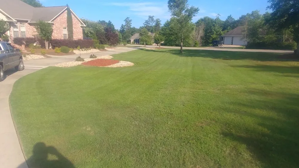 Trusted outdoor landscaping in Sumrall, MS by Quality cut lawn care