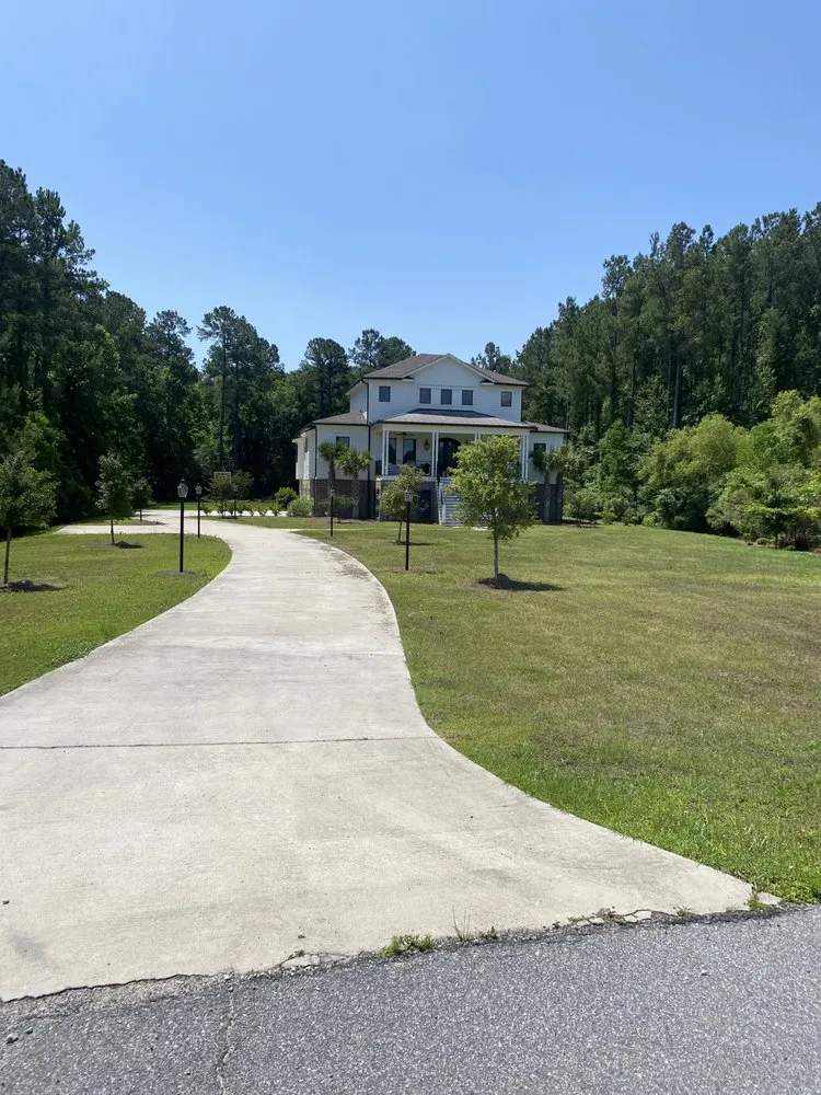 Expert residential landscaping near you in Summerville, SC by Quality Cuts Lawn Care