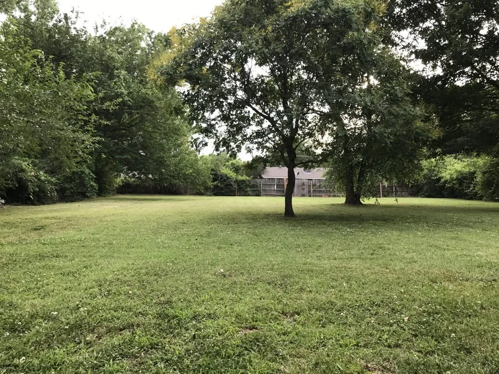 Trusted lawn mowing service in Tulsa, OK - Quality Cuts Lawn Care