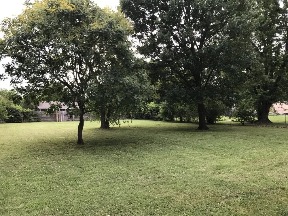 Reliable lawn care service with custom design across Tulsa, OK - Quality Cuts Lawn Care