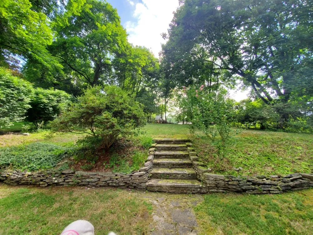 Custom garden landscaping experts serving New Kensington, PA - Quality Cuts Lawncare And Landscaping