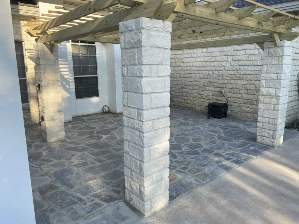 Top-rated garden landscaping in Seguin, TX by Quality First Masonry