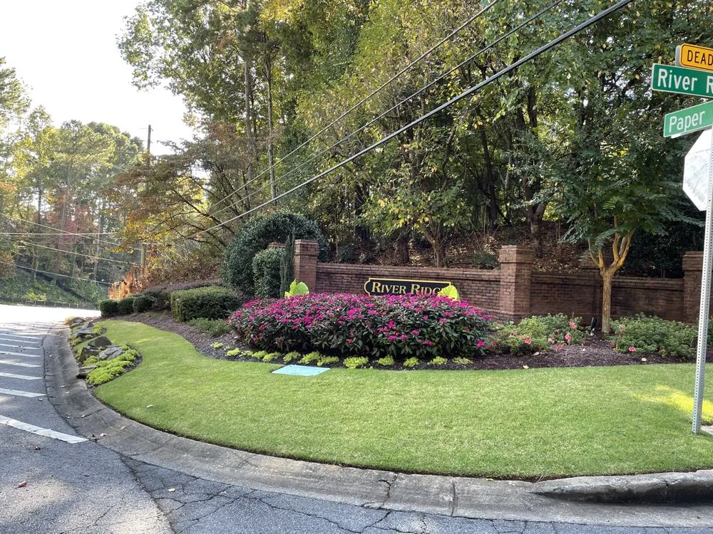 Custom yard cleanup service experts serving Jonesboro, GA - Quality Gardens