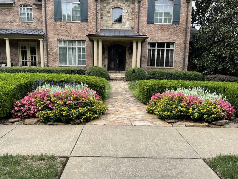 Local yard maintenance in Jonesboro, GA - Quality Gardens