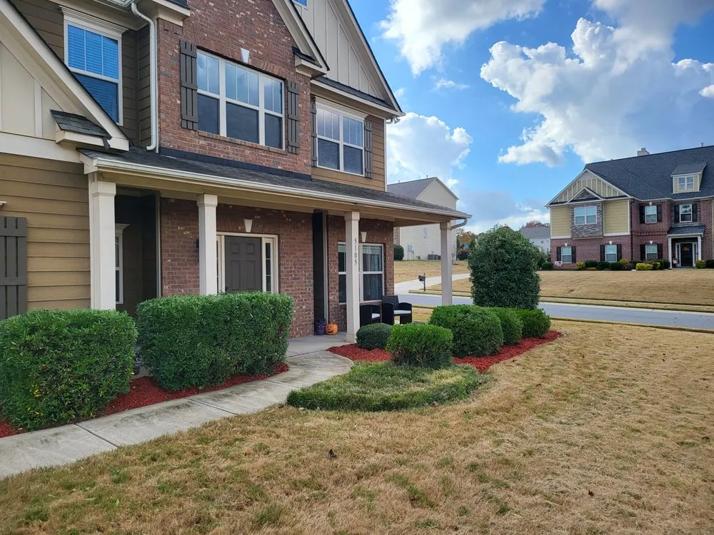 Reliable yard maintenance for residential properties in Indian Trail, NC by Quality Green Grass