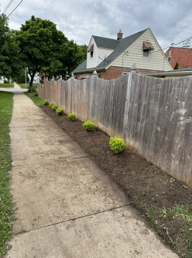 Custom outdoor landscaping experts serving Milwaukee, WI - Quality Green Landscaping